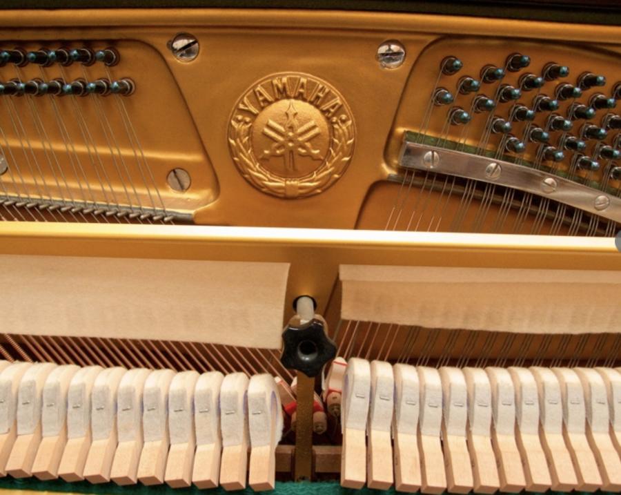 Yamaha U3H upright Piano in black – Gallery image – Roberts Pianos Oxford