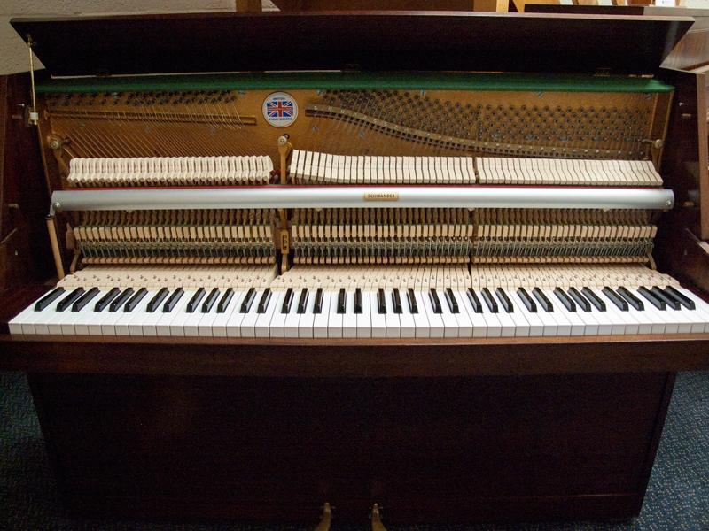 Spencer upright Piano in mahogany – Gallery image – Roberts Pianos Oxford