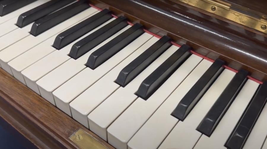 Steinway K upright Piano in rosewood – Gallery image – Roberts Pianos Oxford