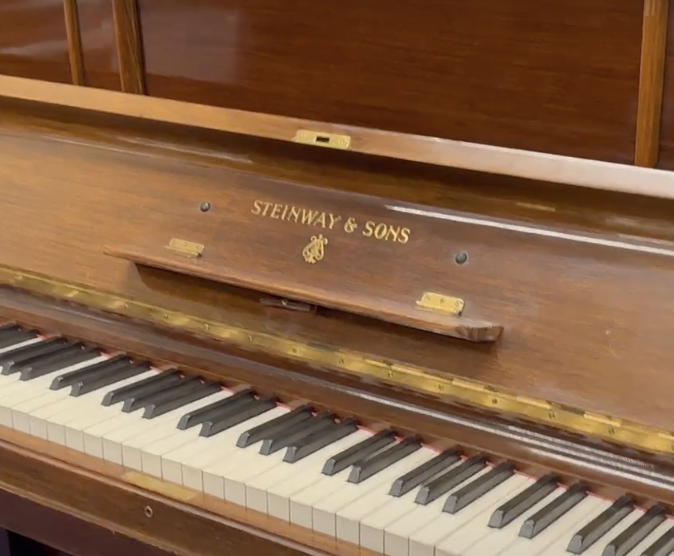 Steinway K