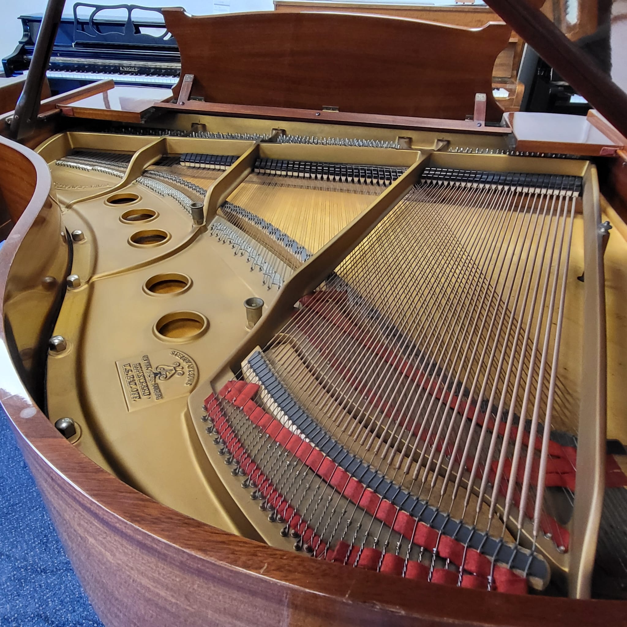 Steinway S