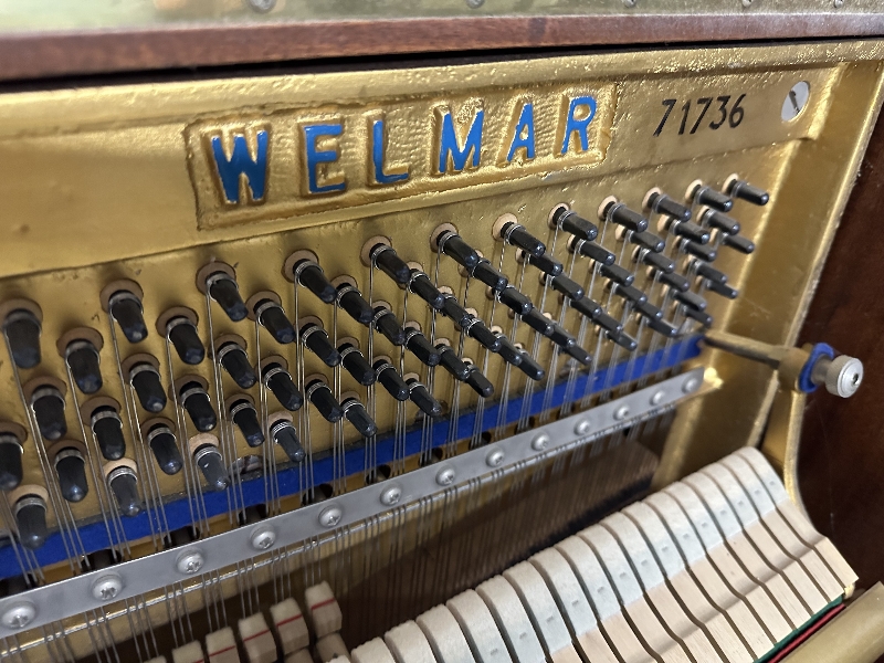Welmar upright Piano in mahogany – Gallery image – Roberts Pianos Oxford