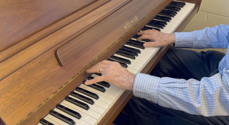 Welmar upright Piano in mahogany – Featured image – Roberts Pianos Oxford
