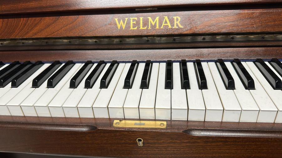 Welmar School model. upright Piano in Mahogany – Gallery image – Roberts Pianos Oxford