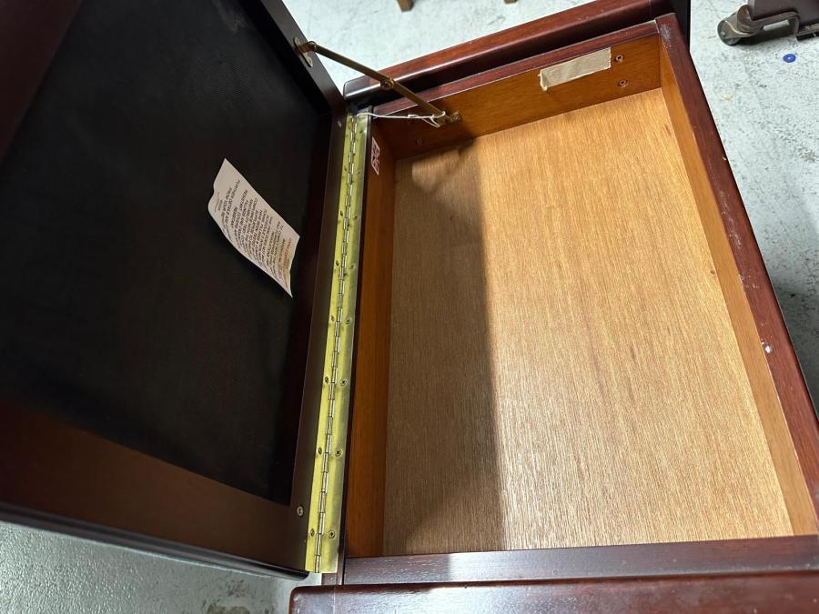 Welmar School model. upright Piano in Mahogany – Gallery image – Roberts Pianos Oxford