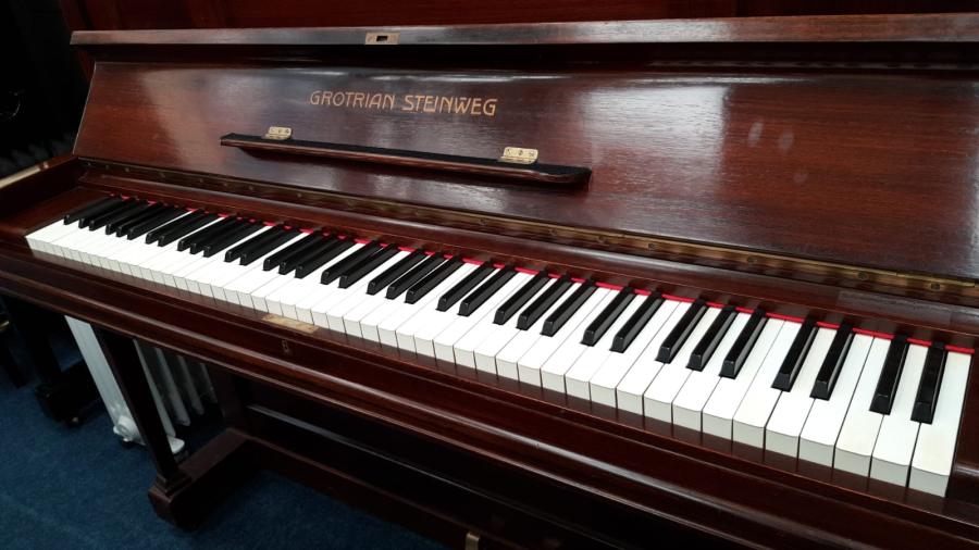 Grotrian Steinweg 132 upright Piano in mahogany – Gallery image – Roberts Pianos Oxford