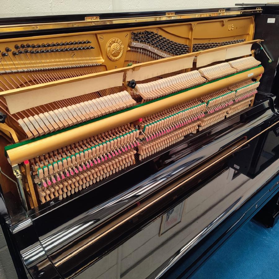Yamaha U3M upright Piano in black polyester – Gallery image – Roberts Pianos Oxford