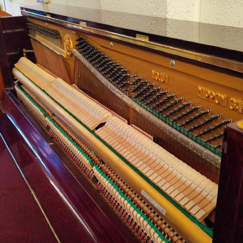 Yamaha U1 upright Piano in Gloss Mahogany – Gallery image – Roberts Pianos Oxford