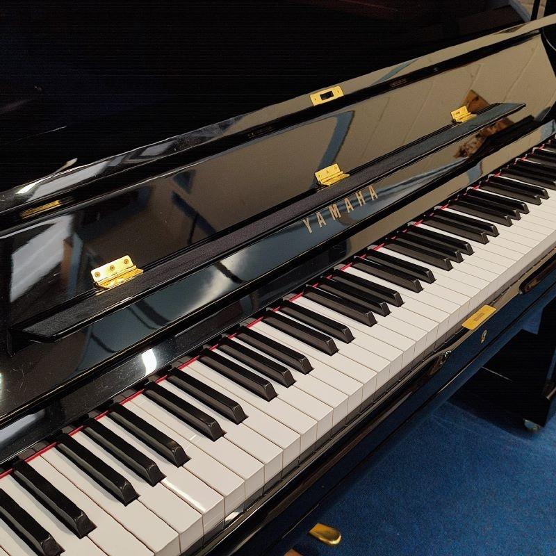 Yamaha YUS3 silent upright Piano in black polyester – Gallery image – Roberts Pianos Oxford