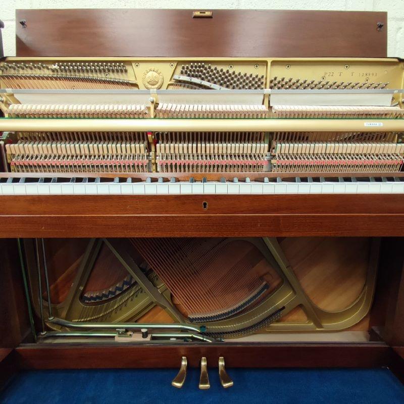 Yamaha P22 upright Piano in rosewood – Gallery image – Roberts Pianos Oxford