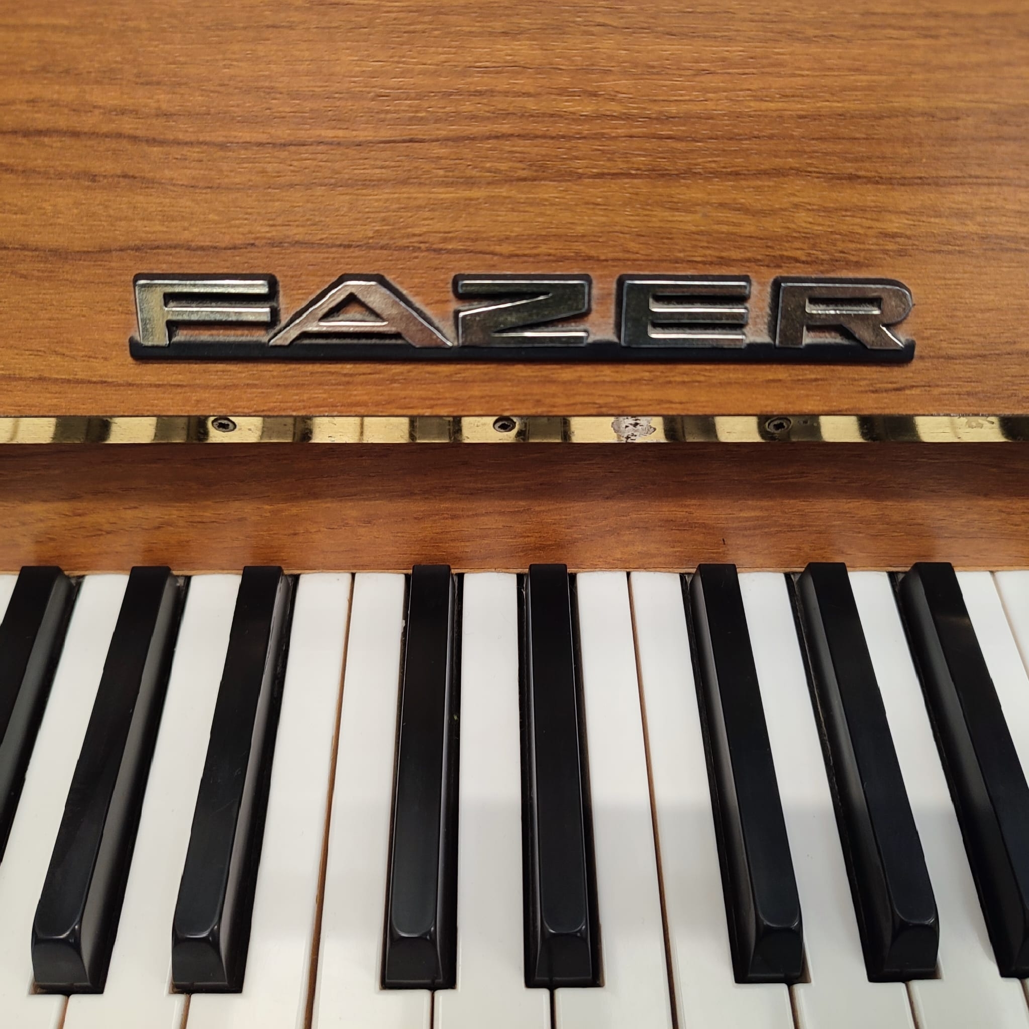 Fazer upright Piano in Light walnut – Gallery image – Roberts Pianos Oxford