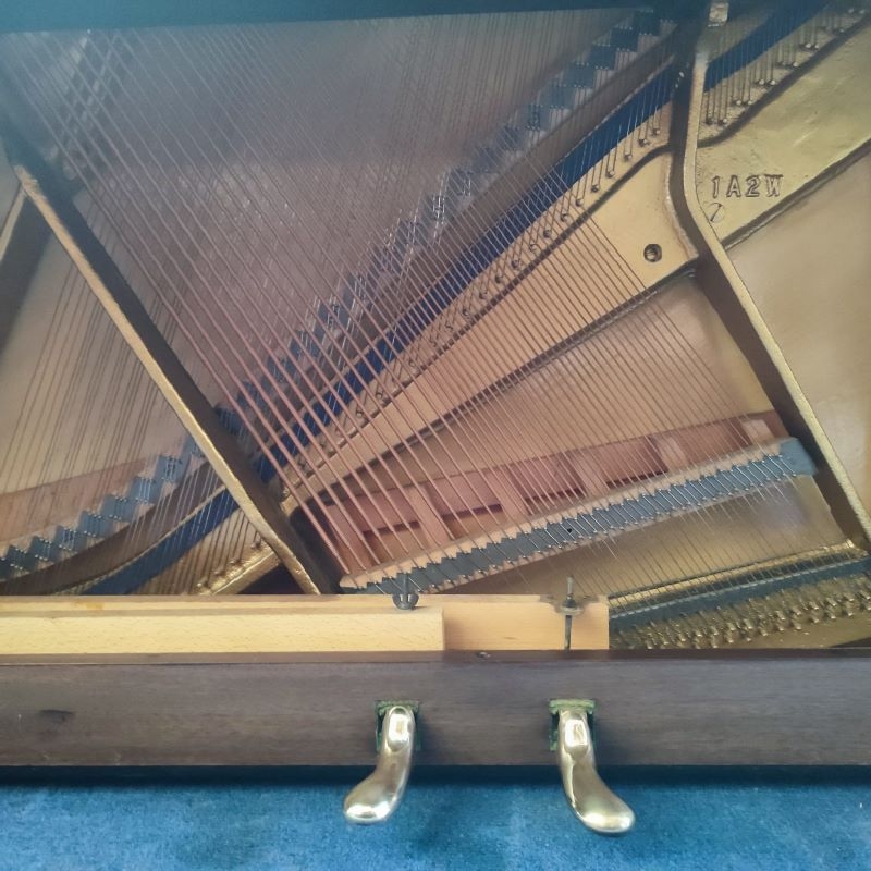 Welmar upright Piano in mahogany – Gallery image – Roberts Pianos Oxford