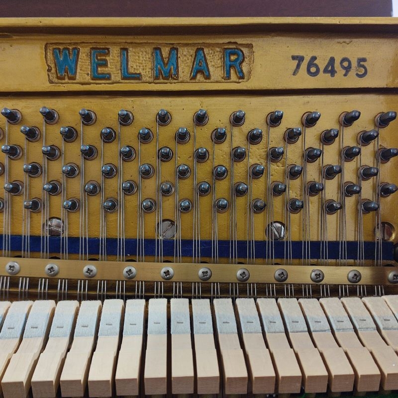 Welmar upright Piano in mahogany – Gallery image – Roberts Pianos Oxford