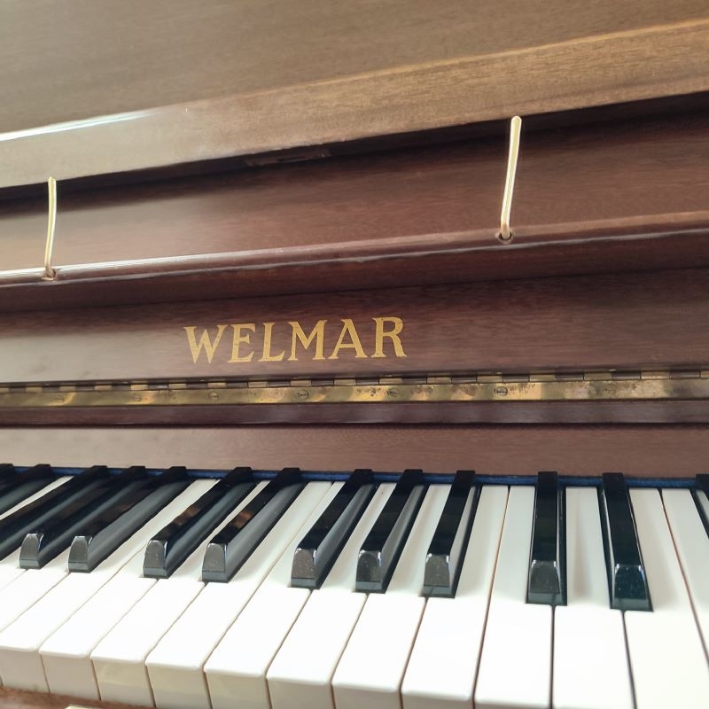 Welmar upright Piano in mahogany – Gallery image – Roberts Pianos Oxford