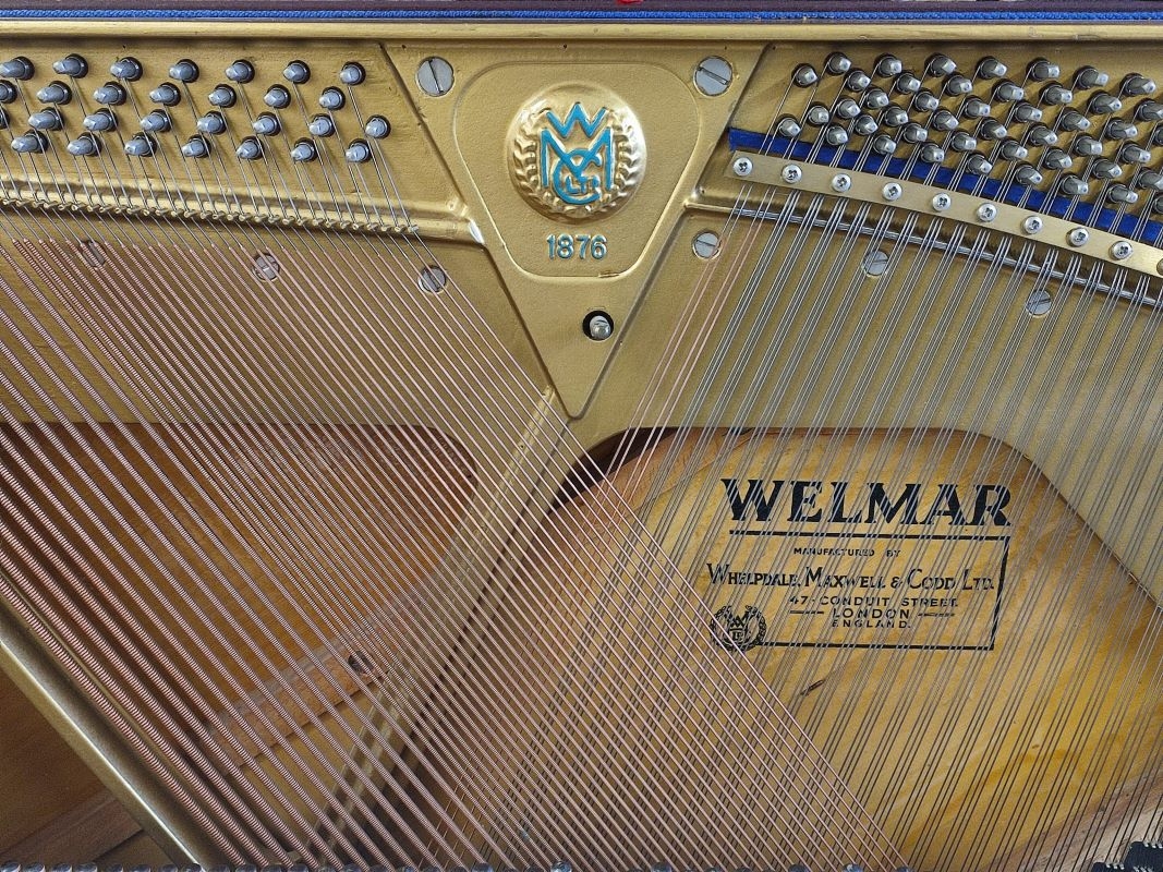 Welmar upright Piano in Mahogany – Gallery image – Roberts Pianos Oxford