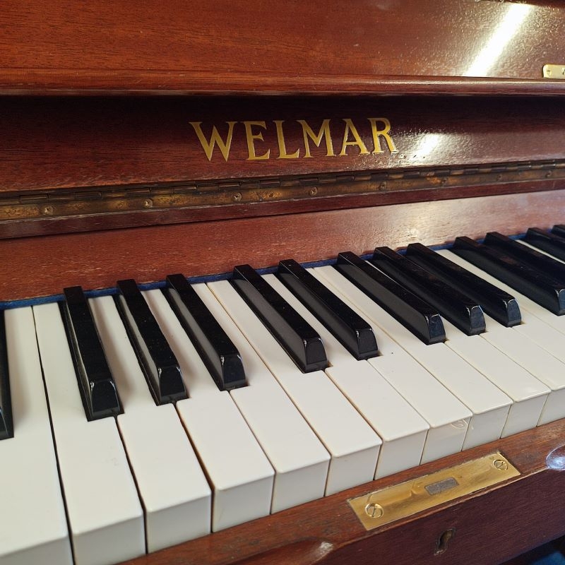 Welmar upright Piano in Mahogany – Gallery image – Roberts Pianos Oxford
