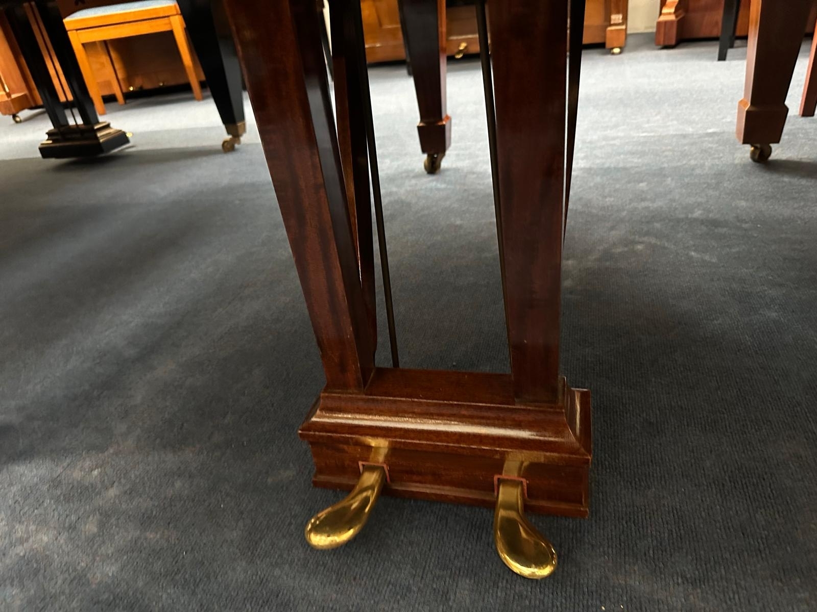 Steinway S