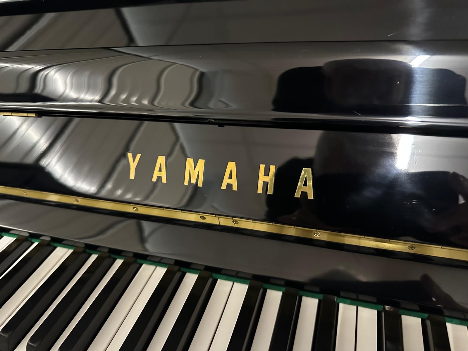 Yamaha U3H upright Piano in Black polyester – Gallery image – Roberts Pianos Oxford