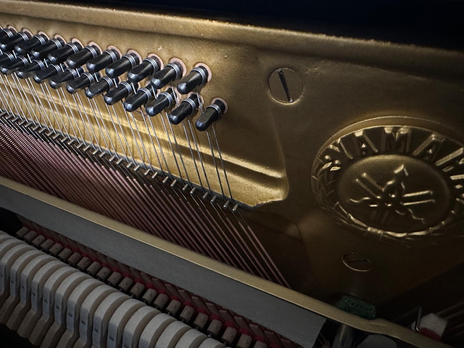Yamaha U3H upright Piano in Black polyester – Gallery image – Roberts Pianos Oxford