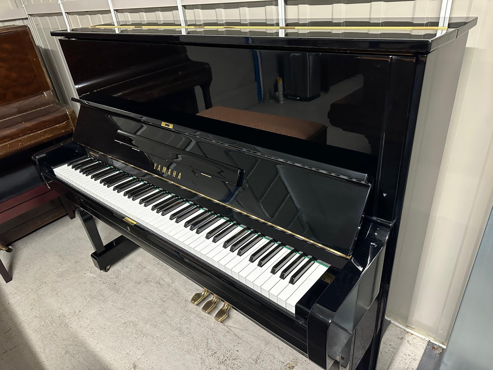 Yamaha U1H