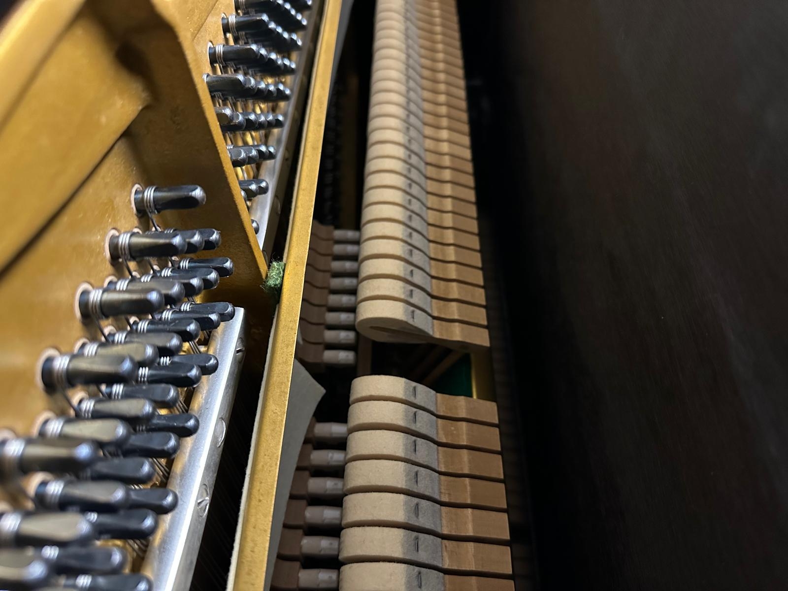 Yamaha U1H