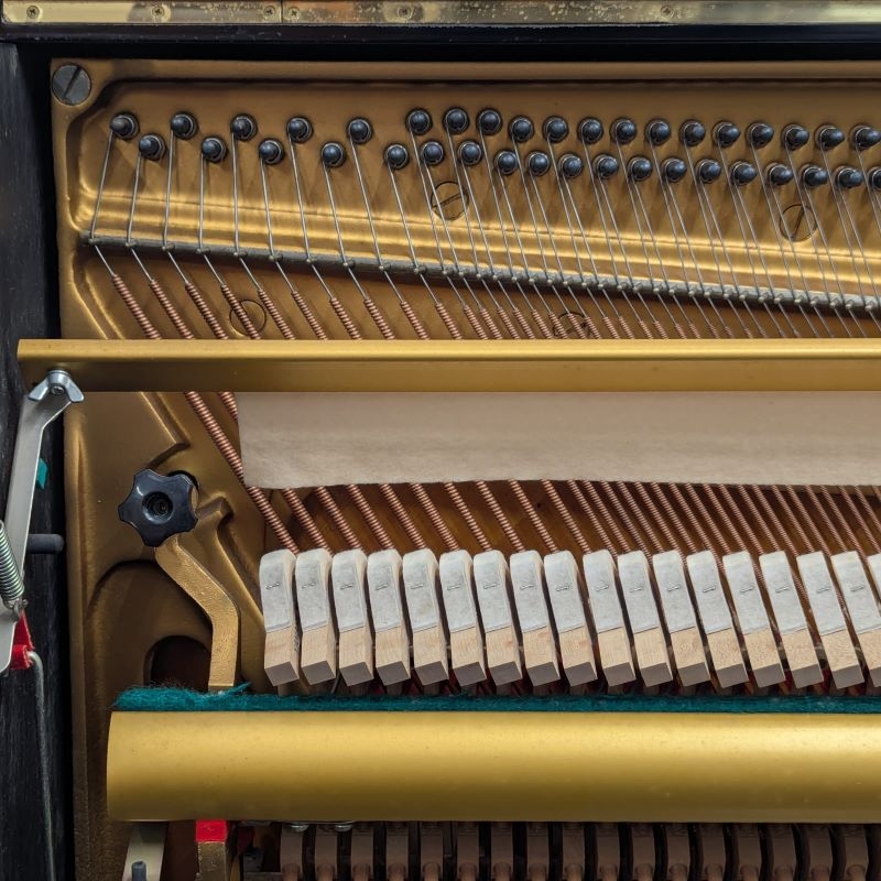 Yamaha U3H upright Piano in bright black – Gallery image – Roberts Pianos Oxford