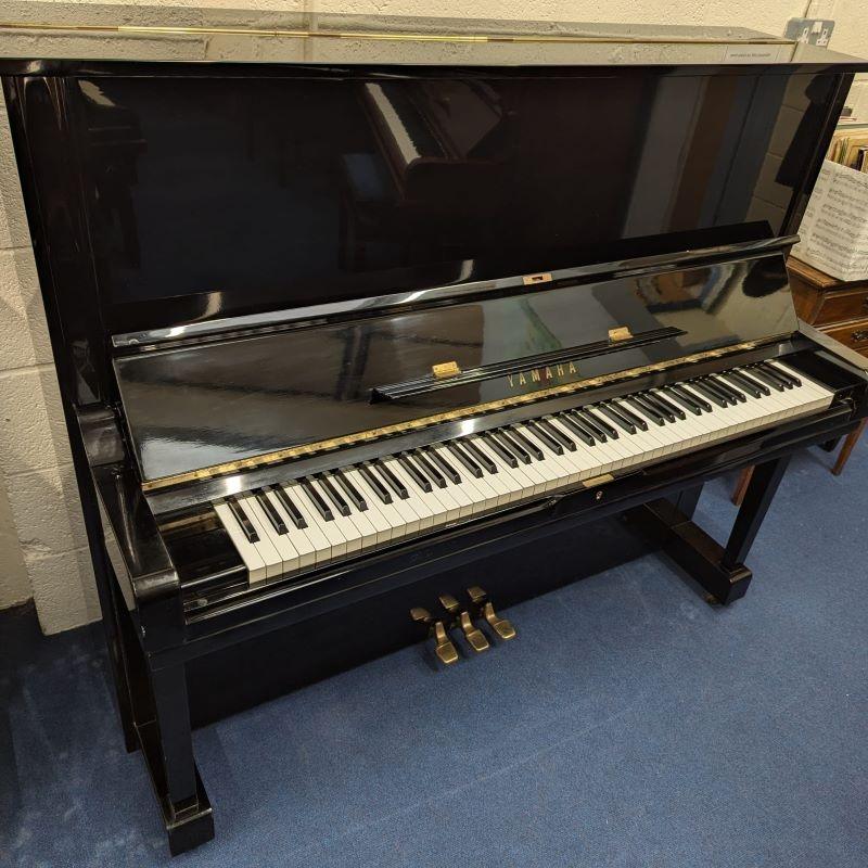 Yamaha U3H upright Piano in bright black – Featured image – Roberts Pianos Oxford