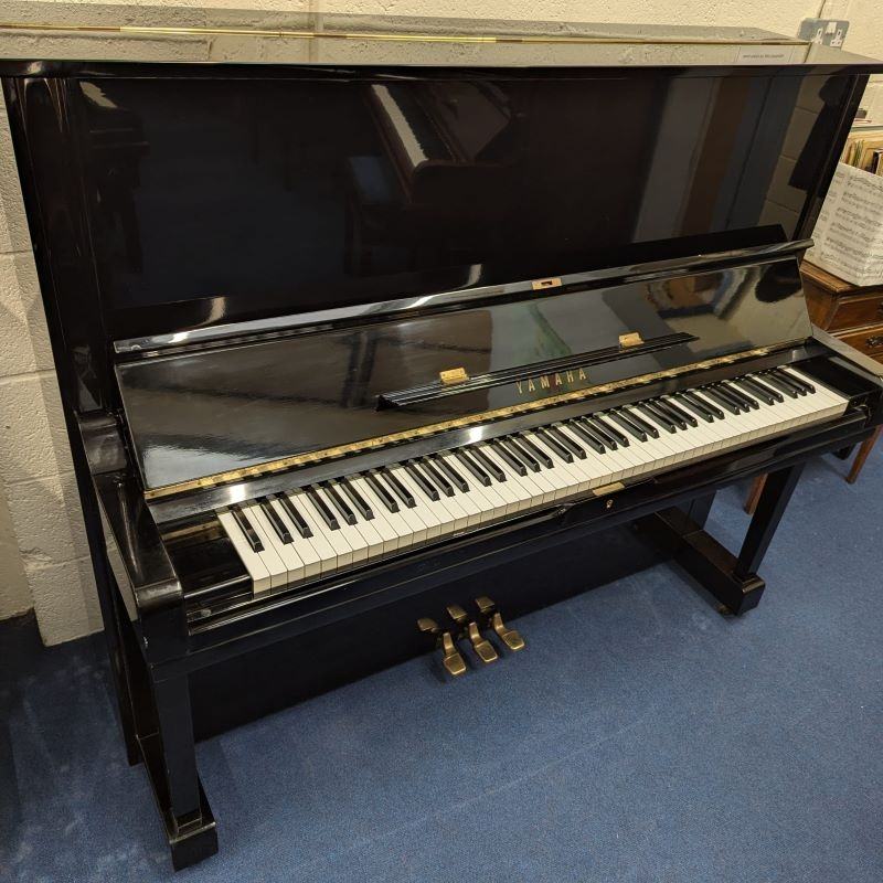 Yamaha U3H upright Piano in bright black – Featured image – Roberts Pianos Oxford