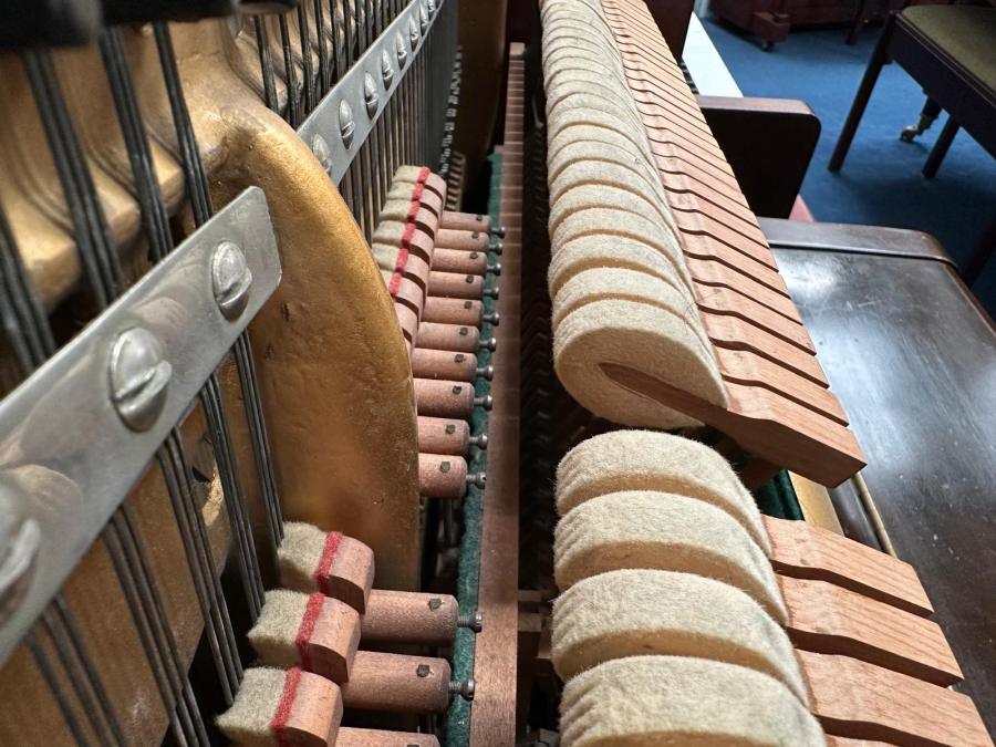 Welmar 118 Upright Piano in mahogany – Gallery image – Roberts Pianos Oxford