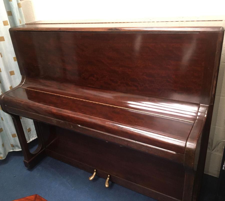 Welmar 120 upright Piano – Gallery image – Roberts Pianos Oxford