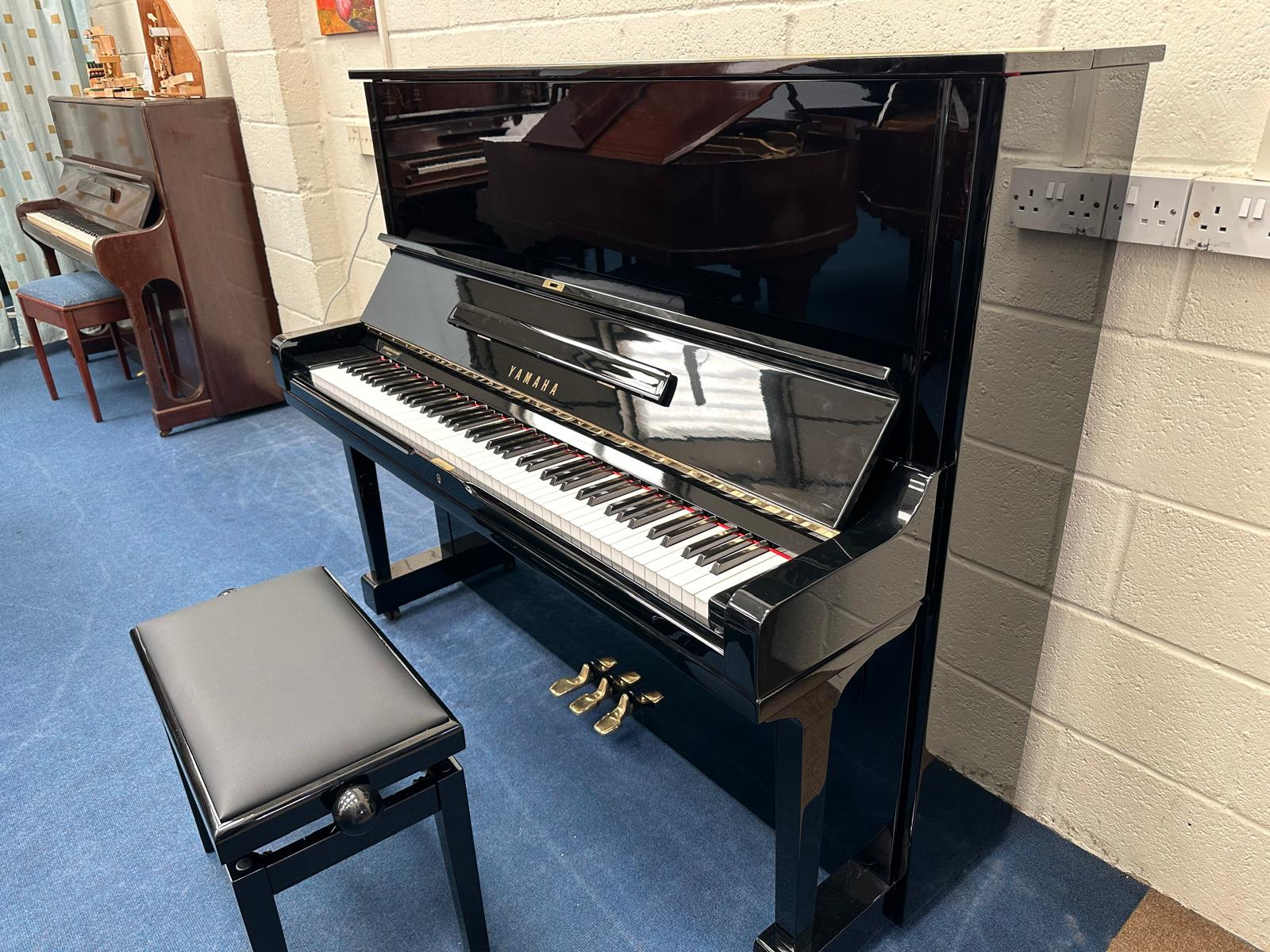 Yamaha U3H upright Piano in Black – Gallery image – Roberts Pianos Oxford