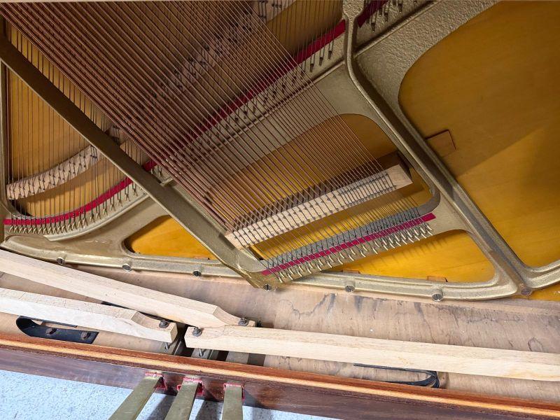 Erard upright Piano in Mahogany – Gallery image – Roberts Pianos Oxford
