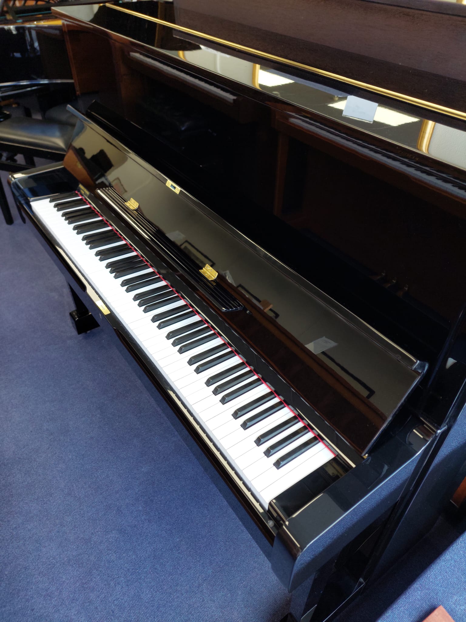 Yamaha U1H Upright Piano in Black Polyester – Gallery image – Roberts Pianos Oxford