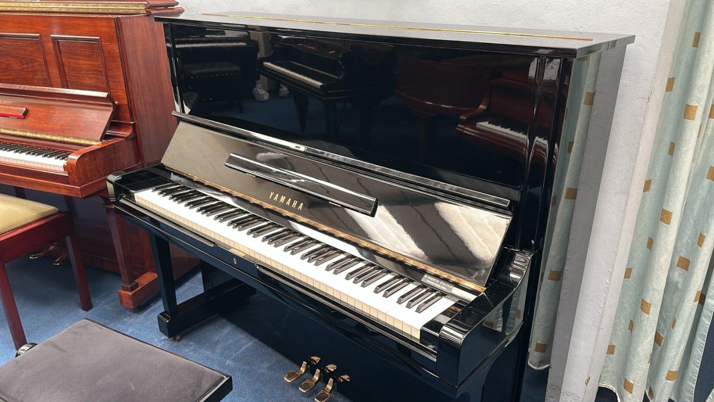 Yamaha U3G upright Piano in Black polyester – Featured image – Roberts Pianos Oxford