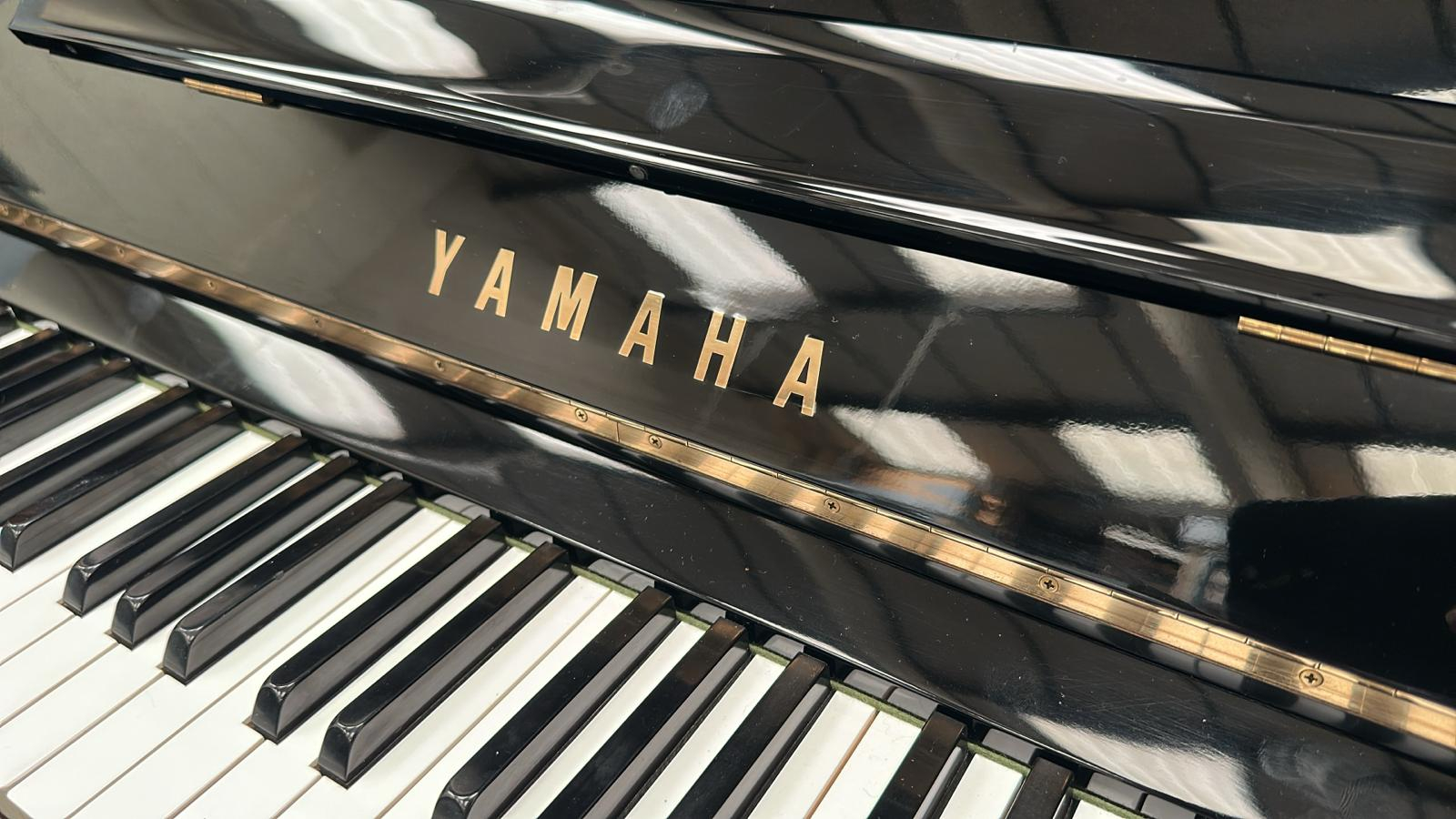 Yamaha U3G upright Piano in Black polyester – Gallery image – Roberts Pianos Oxford