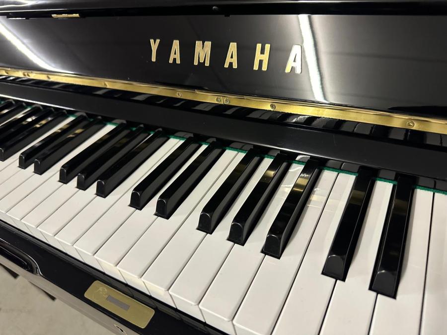 Yamaha U1G upright Piano in Black polyester – Featured image – Roberts Pianos Oxford