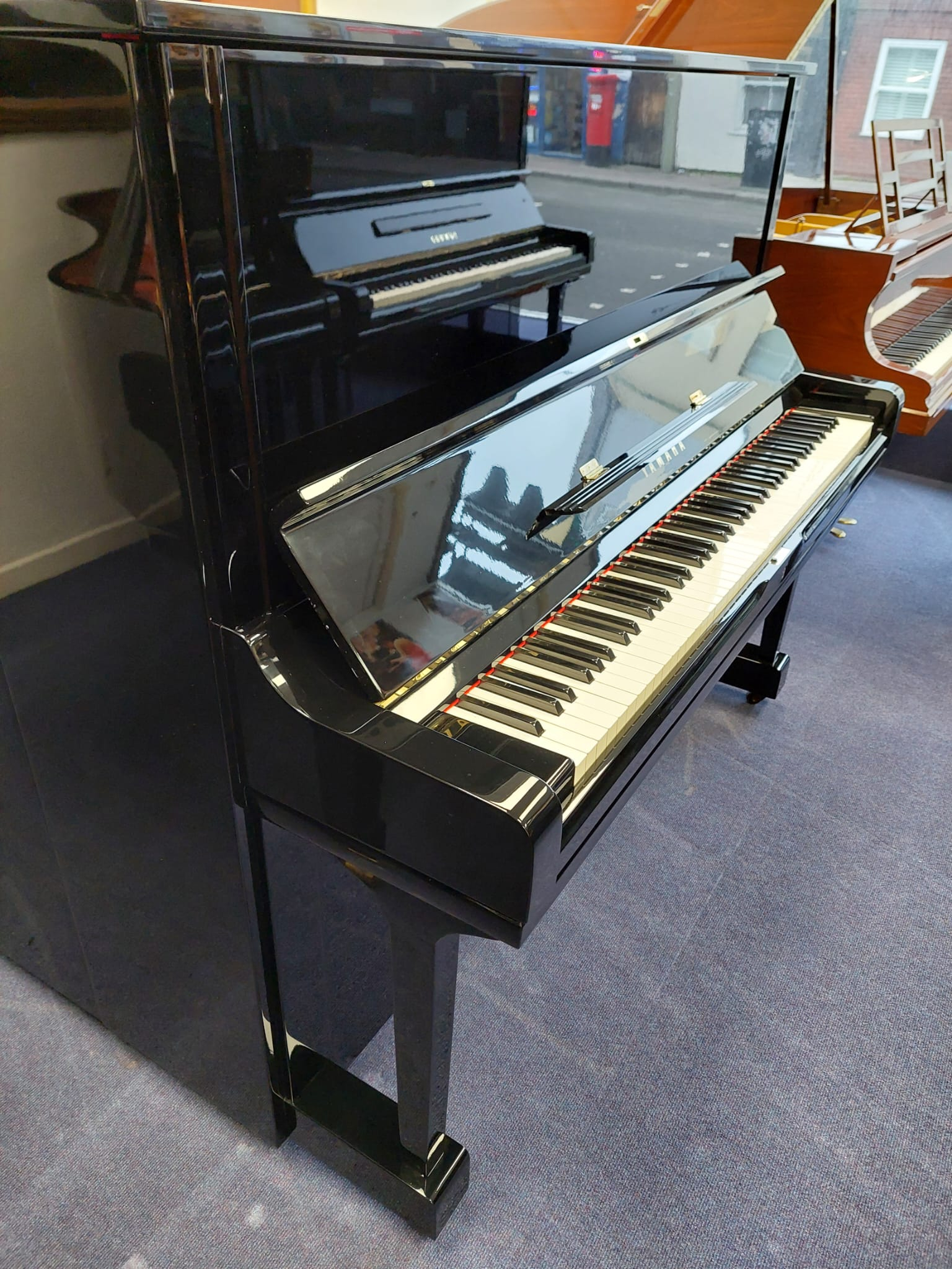 Yamaha U3G upright Piano in Black Polyester – Similar instrument – Roberts Pianos Oxford
