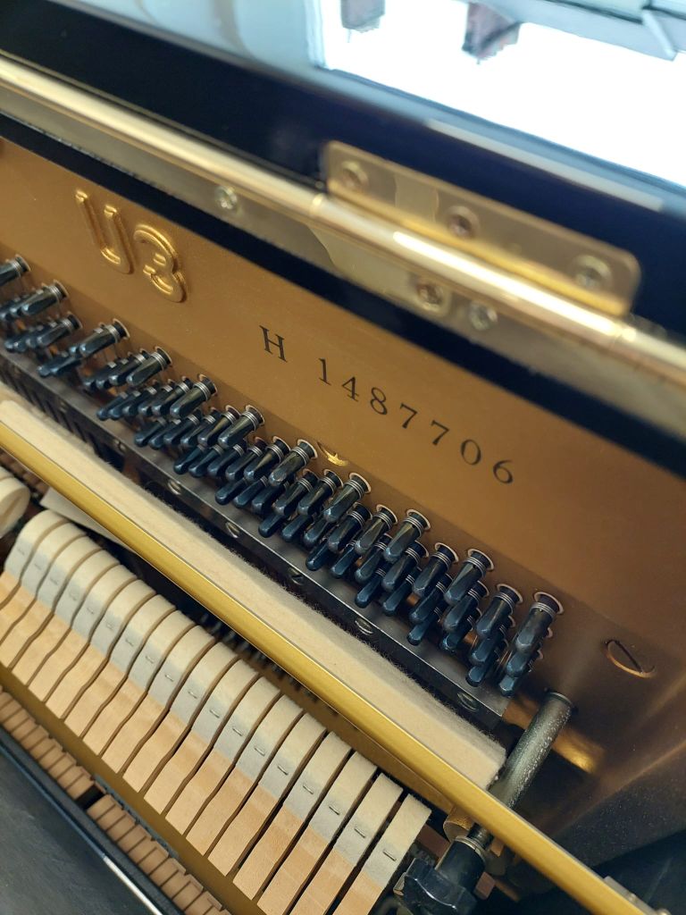Yamaha U3H upright Piano in Black polyester – Gallery image – Roberts Pianos Oxford