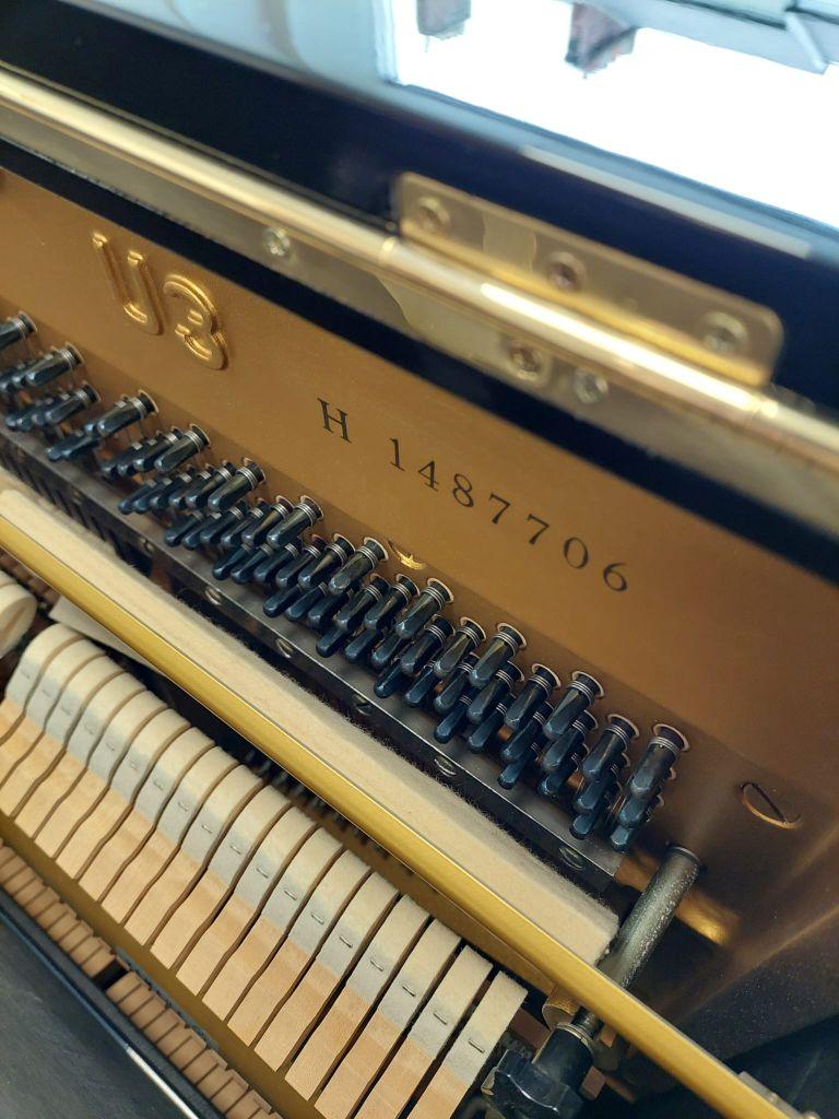 Yamaha U3H upright Piano in Black polyester – Gallery image – Roberts Pianos Oxford