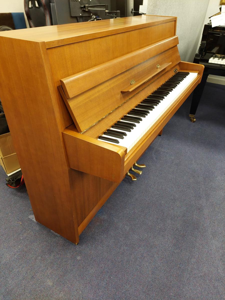 Yamaha 104 upright Piano in Teak veneer – Gallery image – Roberts Pianos Oxford