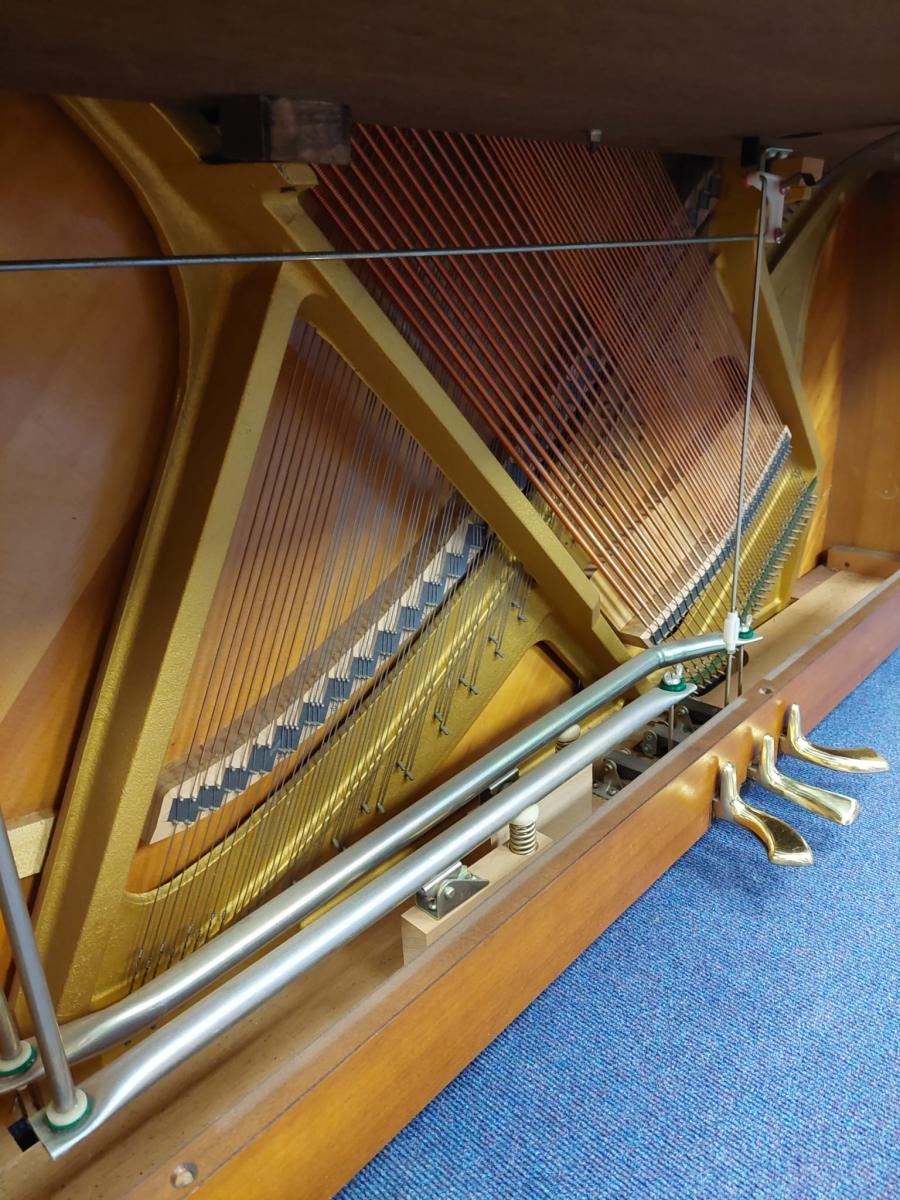 Yamaha 104 upright Piano in Teak veneer – Gallery image – Roberts Pianos Oxford