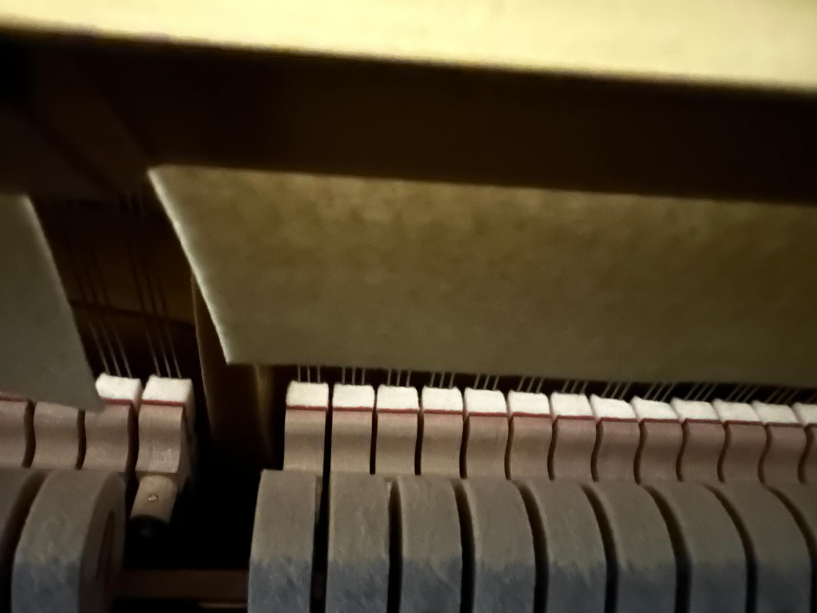 Yamaha U3H upright Piano in BLACK – Gallery image – Roberts Pianos Oxford