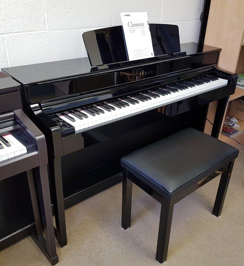 Yamaha Clavinova CLP-645 digital Piano in Black – Featured image – Roberts Pianos Oxford