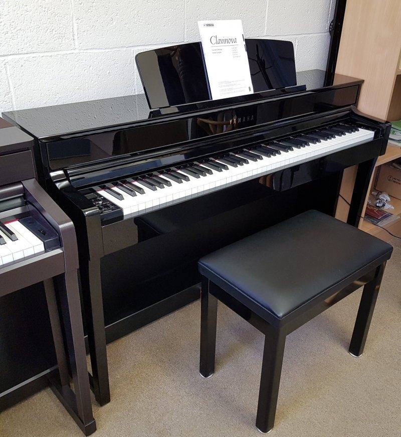 Yamaha Clavinova CLP-645 digital Piano in Black – Featured image – Roberts Pianos Oxford