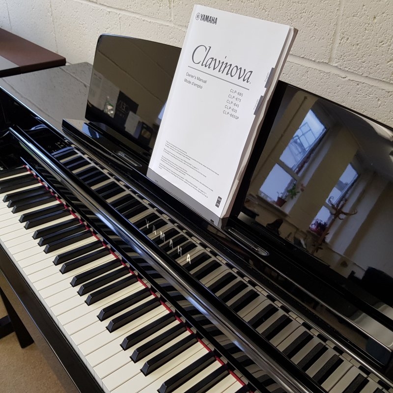 Yamaha Clavinova CLP-645 digital Piano in Black – Gallery image – Roberts Pianos Oxford
