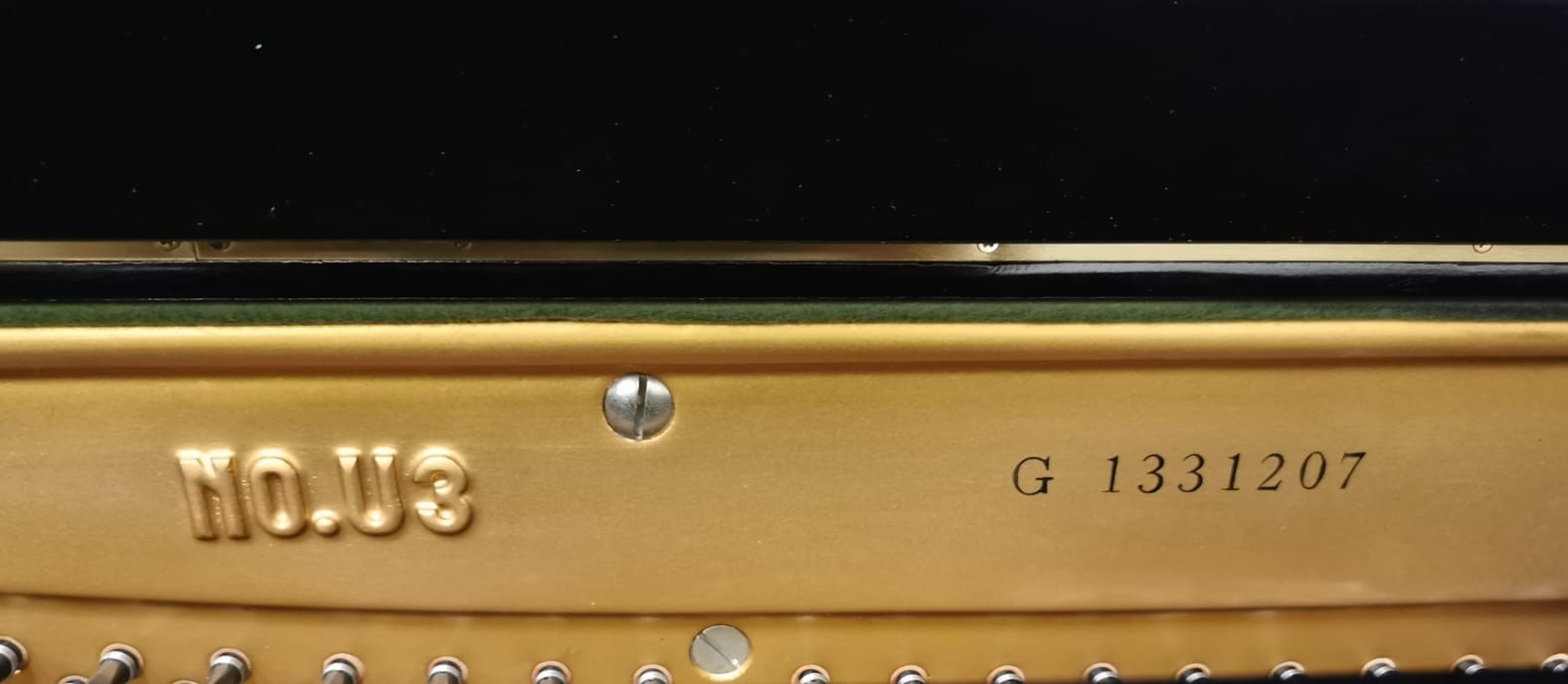 Yamaha U3G upright Piano in Black – Gallery image – Roberts Pianos Oxford