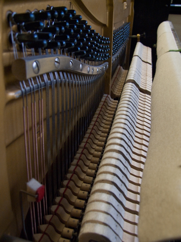 Yamaha U3H upright Piano in black polyester – Gallery image – Roberts Pianos Oxford