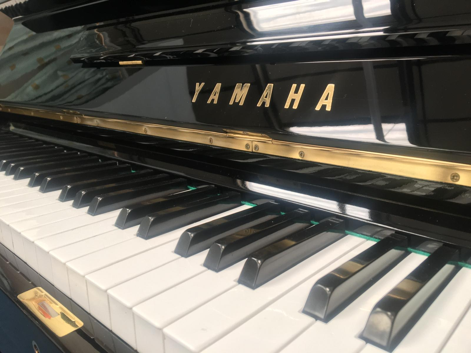 Yamaha U1G