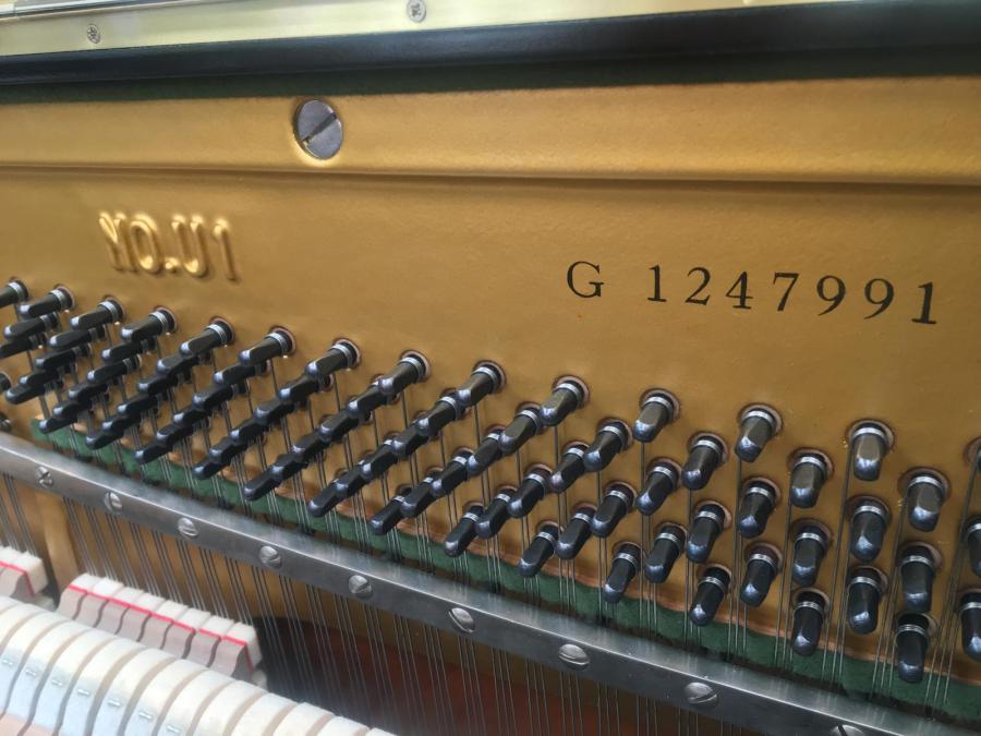 Yamaha U1G upright Piano in Black polyester – Gallery image – Roberts Pianos Oxford