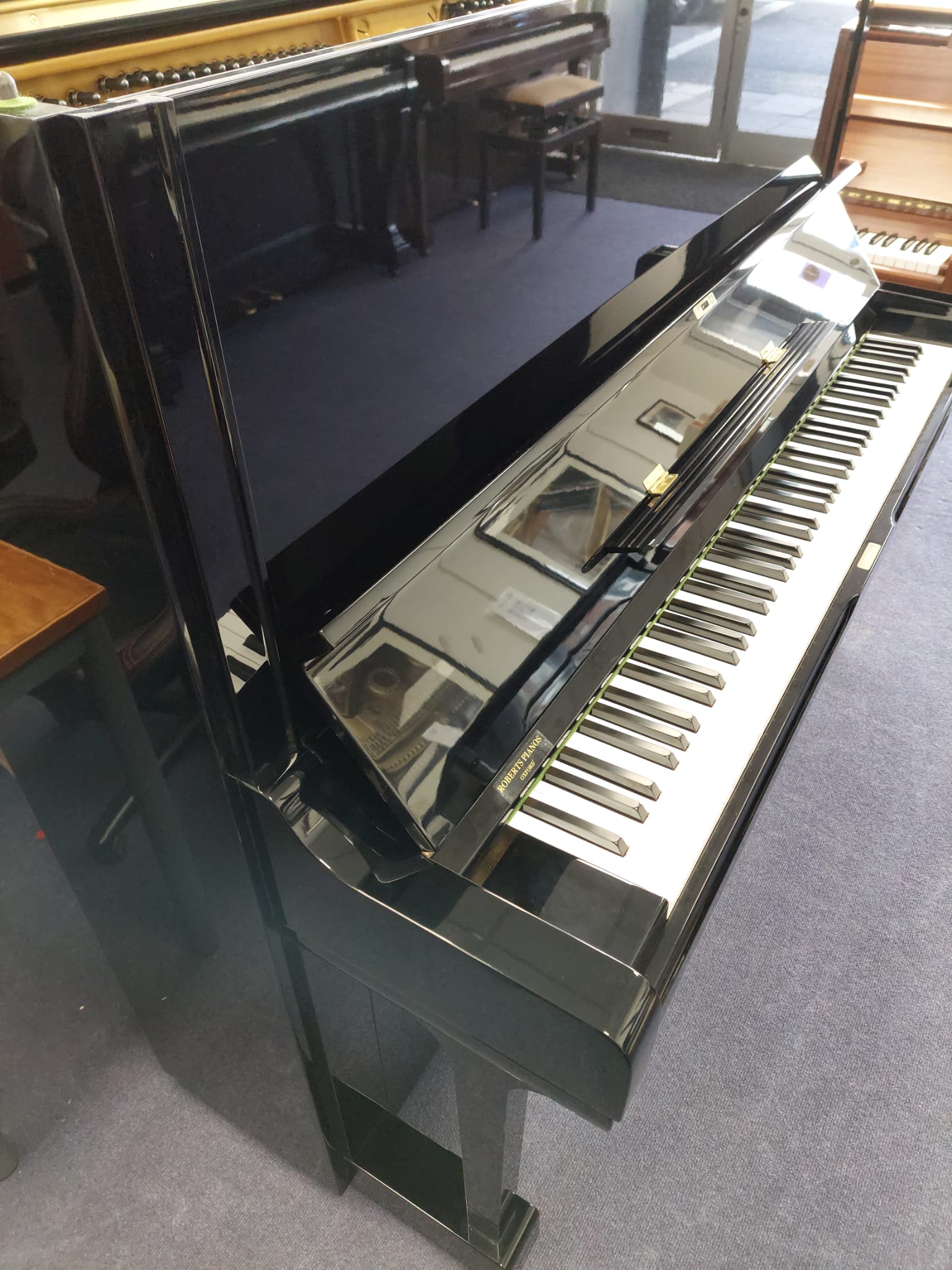 Yamaha U3H Upright Piano in Black Polyester – Gallery image – Roberts Pianos Oxford